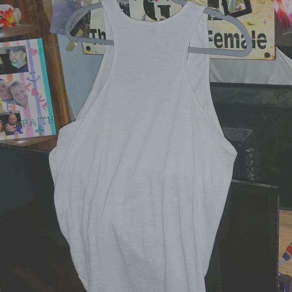 Tank - Picture 3 of 3